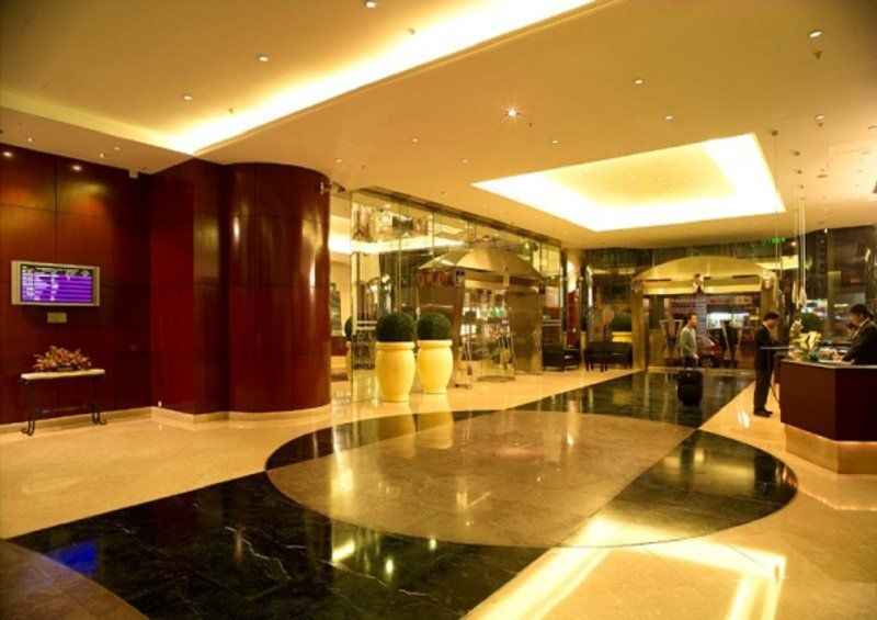 Hotel B P International 4*